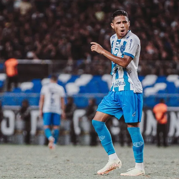 Novo reforço do CSA, Roger é tratado como promessa da base do Paysandu e, segundo o gerente de futebol do Azulão, Luciano Lessa, já está no clube, devendo ser anunciado oficialmente em breve