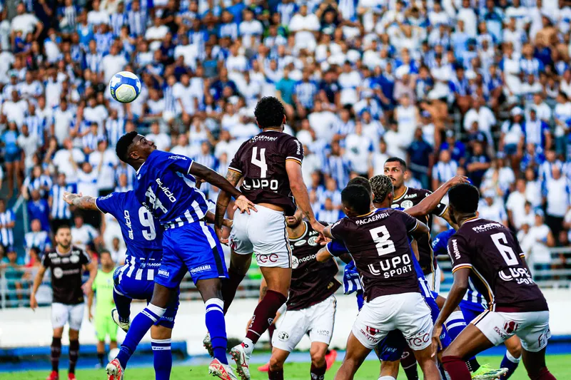 Na última vez que atuou no Estádio Rei Pelé, Azulão ficou no empate por 1 a 1 com a Ferroviária; CSA não consegue vencer dentro de casa há dois meses, quando bateu o Cruzeiro de Arapiraca na Copa Alagoas