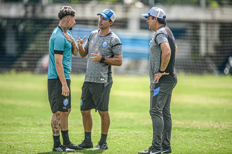 Elenco do CSA voltou aos treinamentos nessa terça-feira (18), quando foram realizadas atividades pela manhã e à tarde, no Complexo Gustavo Paiva, mesma programação da próxima sexta (21)
