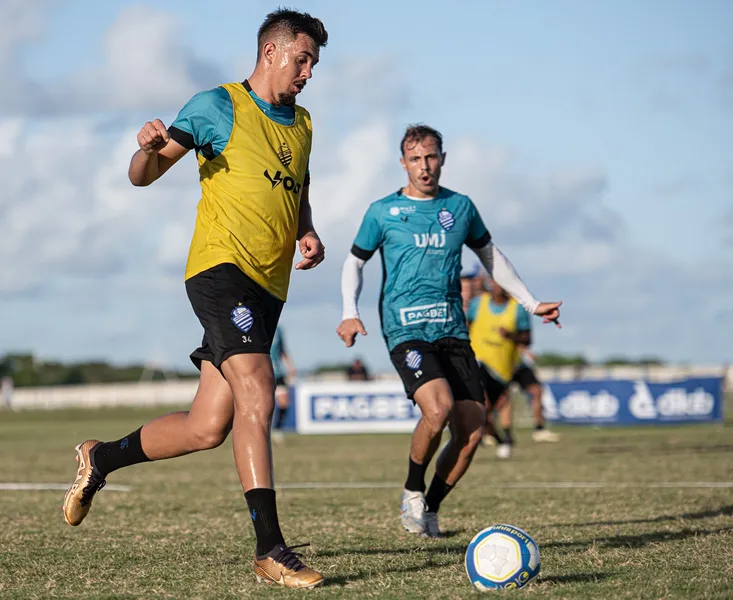 Trabalho firme e forte segue dentro do Complexo Gustavo Paiva, pelos jogadores do CSA