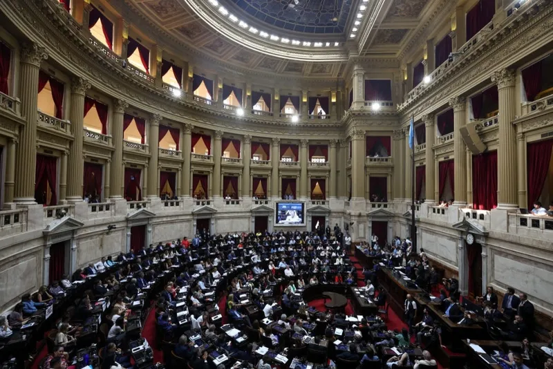 Imagem ilustrativa da imagem Câmara dos Deputados na aprova projeto de reforma econômica