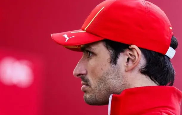 Atual piloto da Ferrari, Carlos Sainz ouviu a oferta efetuada pela Audi e não respondeu até a data limite estabelecida
