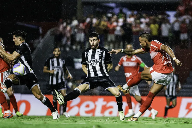 CRB venceu o Ceará, por 1 a 0, em jogo pela Copa do Brasil, na última quinta-feira (2), e ambos vão se reencontrar nesta segunda-feira (6), mas desta vez em partida pela Série B do Brasileirão