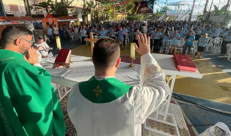 Agentes, jovens e adultos da Pascom se reuniram domingo (16)