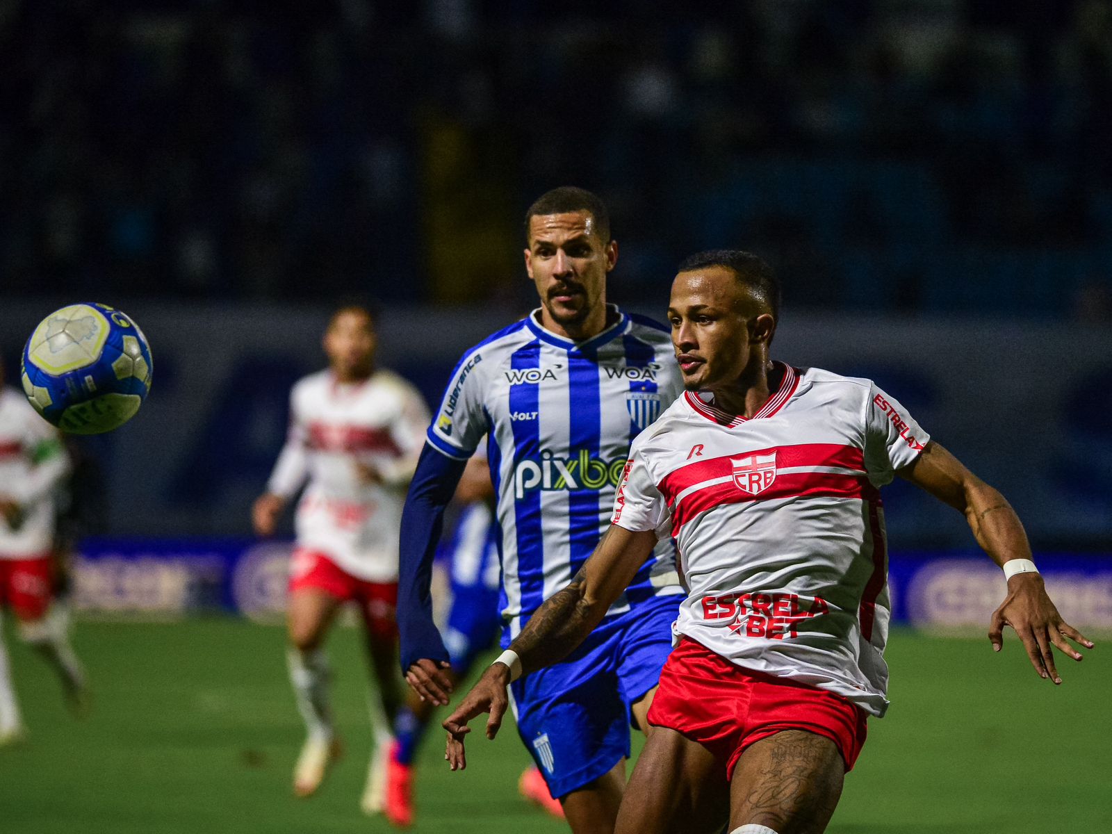 Galo enfrentou o Leão nessa terça-feira (14), na Ressacada, e saiu de campo amargando a derrota