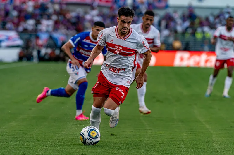 Sem jogar desde o segundo confronto da final da Copa do Nordeste, atacante Facundo Labandeira já vinha atuando com o tornozelo inchado, mas está liberado e deve enfrentar os paulistas na terça