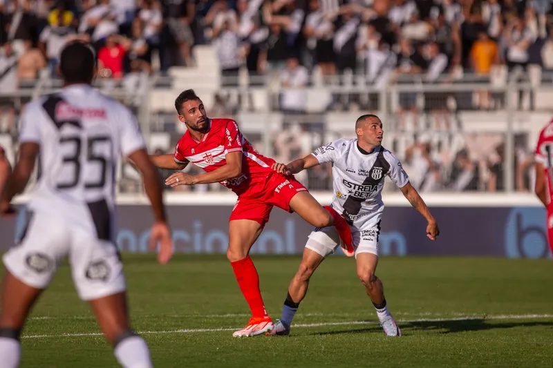 Nos seis jogos que disputou longe de Alagoas, time regatiano marcou apenas oito gols e tomou 13