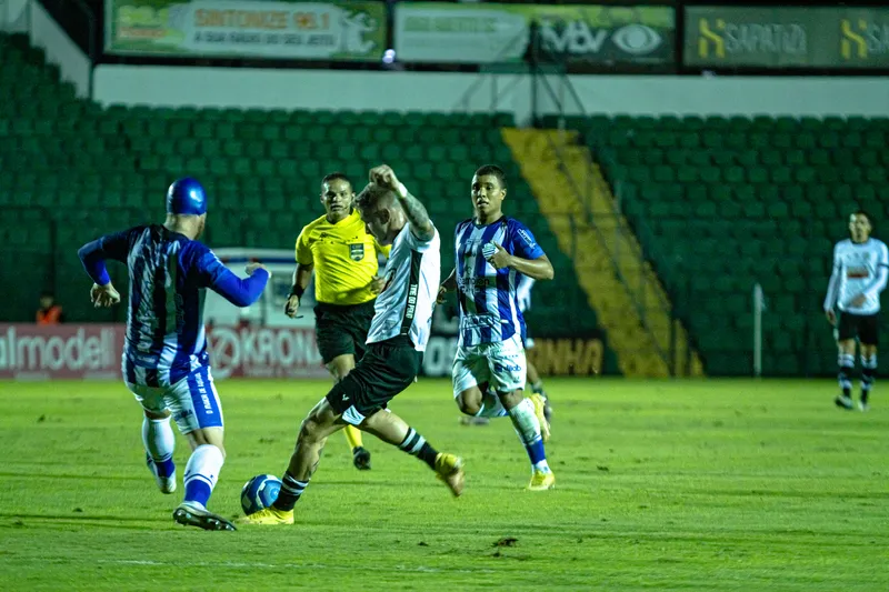 CSA e Figueirense vão duelar pela 11ª rodada da Série C do Brasileiro, no Rei Pelé, a partir das 20h30