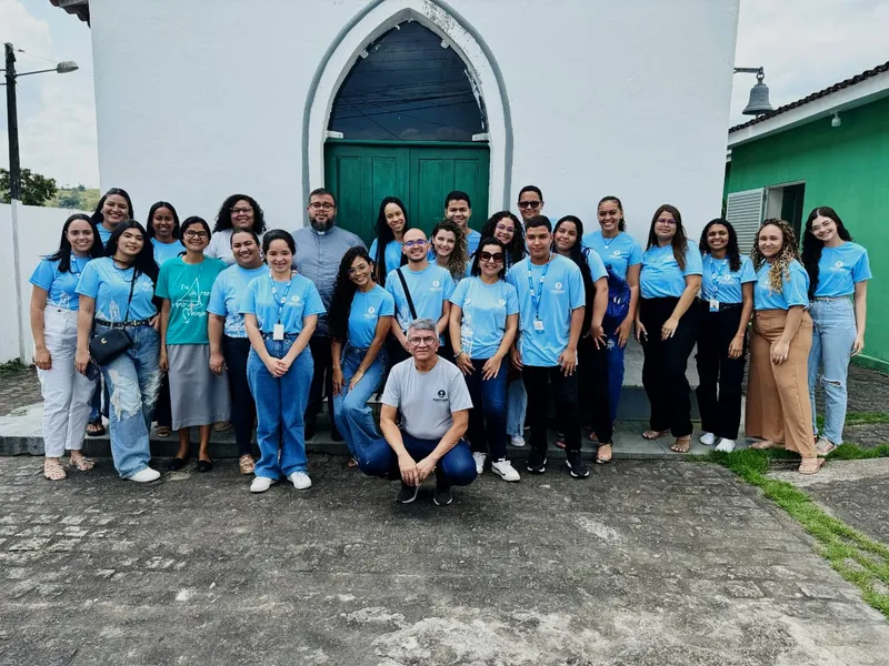Comunicadores da Pastoral da Comunicação (Pascom) reunidos durante o retiro espiritual realizado no último domingo (25)