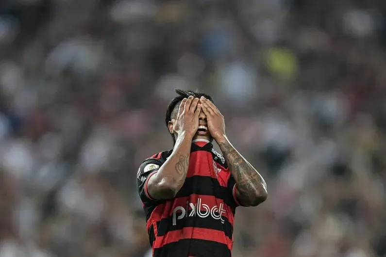 Bruno Henrique é suspeito de ter tomado cartões de propósito