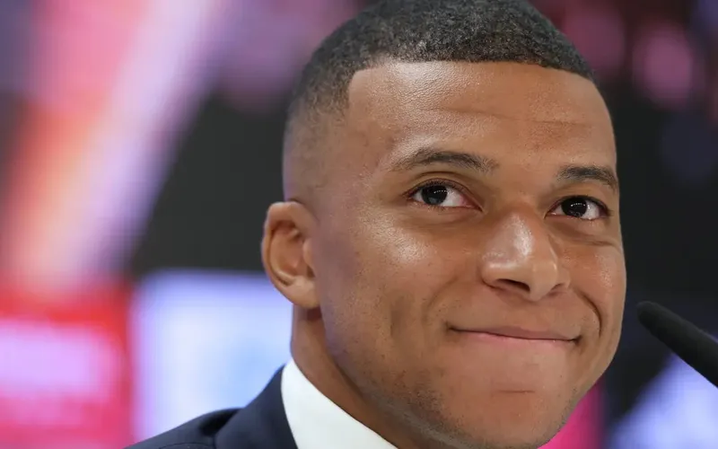 Mbappé fica fora de convocação da França para a Nations League