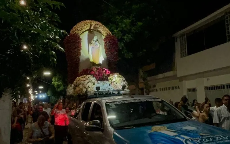 Celebração do Dia de Santa Teresinha teve procissão no Farol