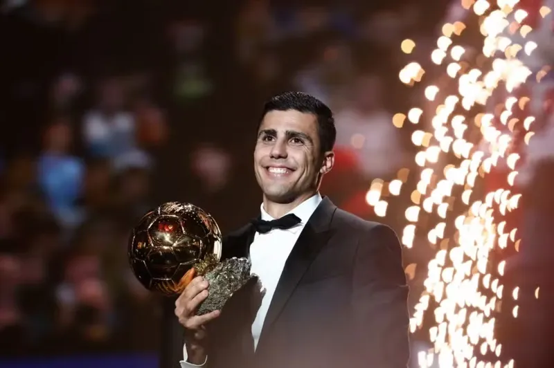 Volante Rodri, de 28 anos, foi eleito o melhor jogador do mundo na temporada 2023/2024