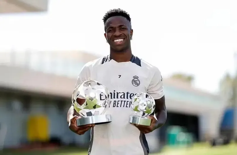 Vini Jr foi eleito o melhor jogador da edição 23/24 com seis gols