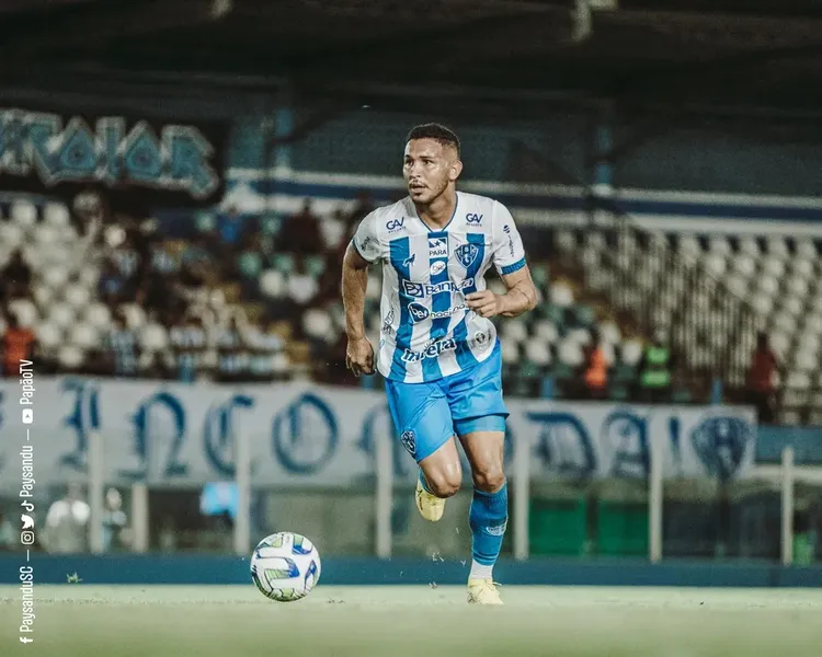 Defensor teve meses de negociação antes de fechar com o Azulão