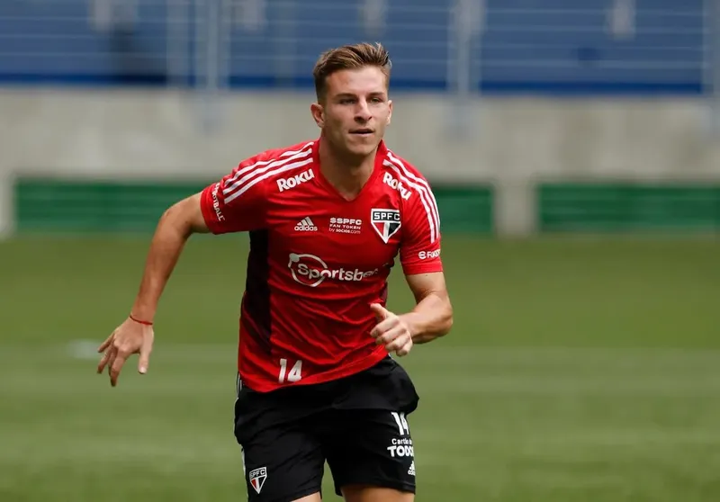 Galoppo, meia do São Paulo, passou por cirurgia