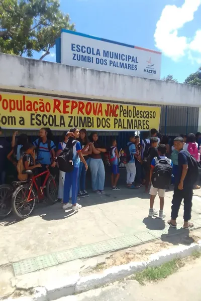 Imagem ilustrativa da imagem Alunos protestam por causa de calor em escola de Maceió