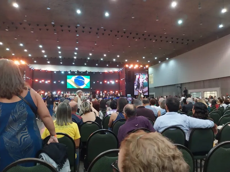 Com mensagem do pastor Paulo Roberto, auditório ficou lotado