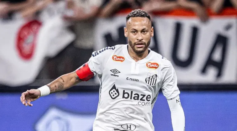 Neymar foi titular no jogo contra o Corinthians, na terça-feira