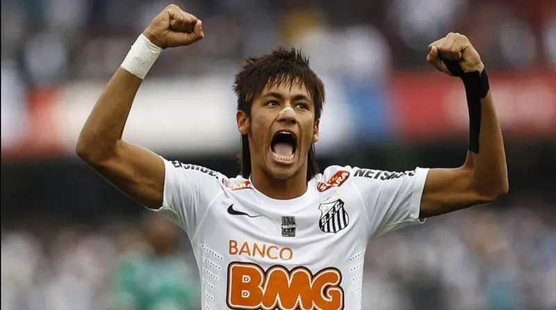 Neymar retorna ao time que o revelou, após 12 anos no exterior