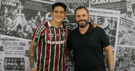 Ídolo do Fluminense, Germán Cano ao lado do presidente Mário Bittencourt