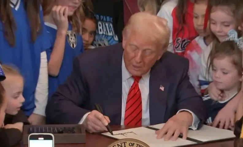 Trump cumpre questão política de sua campanha presidencial