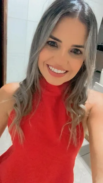 Francielly administra uma microempresa no ramo farmacêutico