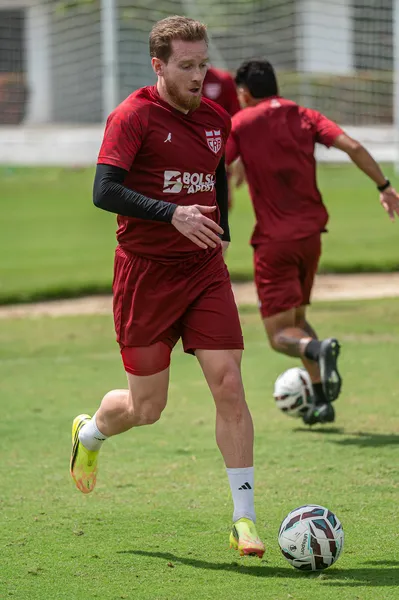 Lucas Lovat retorna aos relacionados após se recuperar de lesão