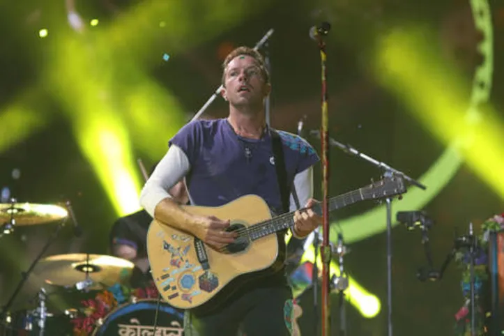 Chris Martin anunciou que não fará turnês até encontrar solução ecologicamente correta

