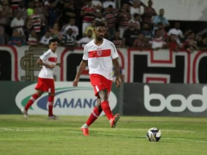 Zagueiro Wellington Carvalho, que volta após ter cumprido suspensão na última rodada 