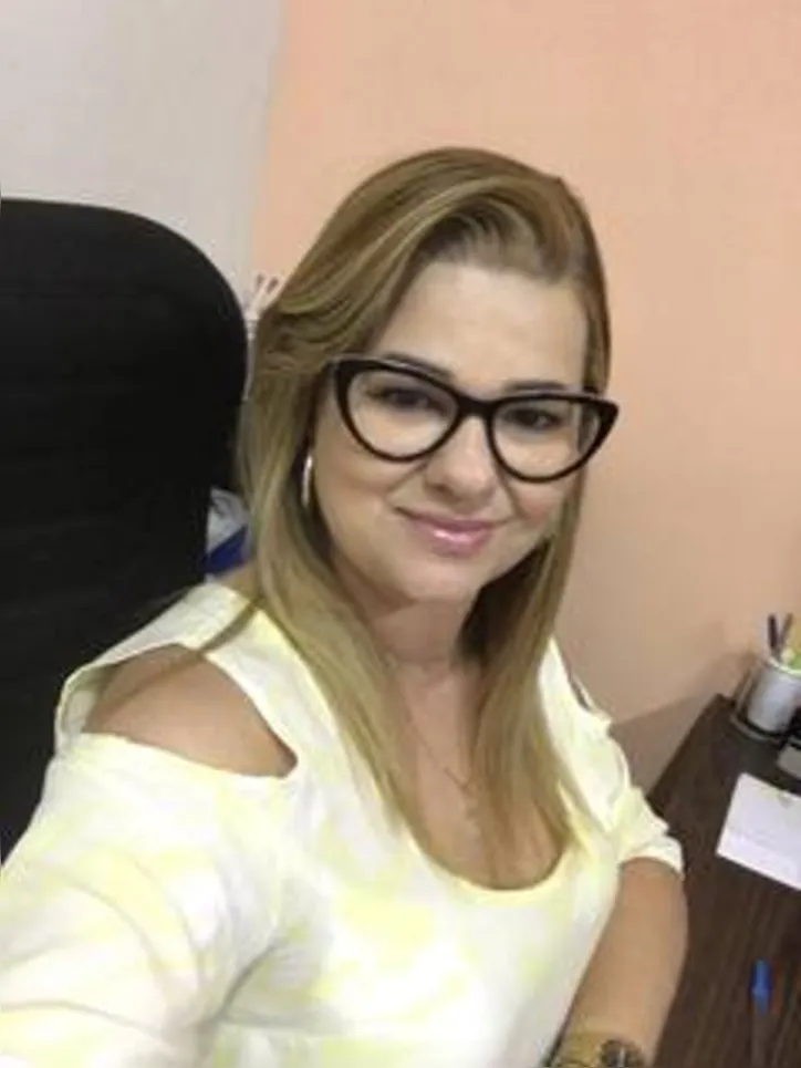 Denise Alcides Paranhos Filha foi homenageada com comenda na Câmara Municipal de Maceió


