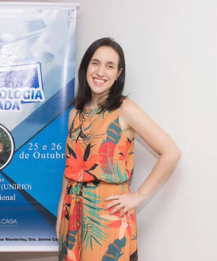 A médica ANA CECILIA CAVALCANTE DE MACEDO prepara - junto a colegas de Otoclinic - programação de otorrinolaringologia para o final de novembro