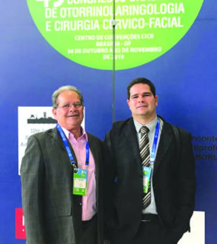 Pai e filho, os médicos MARCOS MELO+MARCOS ROSSITER – do staff da Otoclinic – participaram do Congresso Brasileiro de Otorrinolaringologia, em Brasília