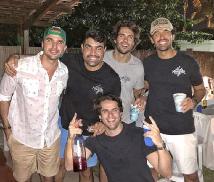 Com Leo Cox, Mario Dias, Iran Peixoto e Caio Vital na scuderia, MAURICIO VASCONCELOS esquenta os tamborins para o Fim de Ano em Milagres