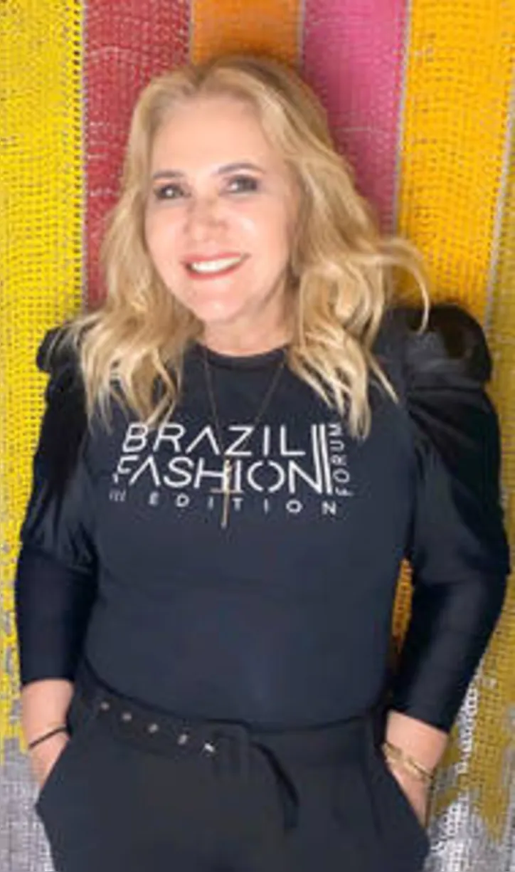 MÔNICA CASADO, em Miami, assinou a beauty do cast do Brazil Fashion Forum