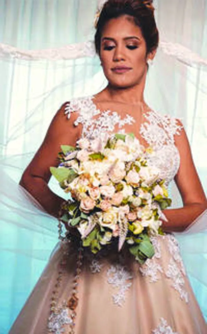 A bela LUCILENE FERRAZ elegeu o Buffet Izabel Pinheiro para comandar o menu de seu casamento, por esses dias na Villa Pitá