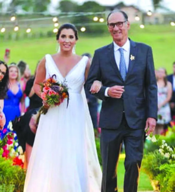 Na bucólica Fazenda Recanto, VITOR+LUCIANA CORREIA disseram o famoso ‘sim’ – sob o olhar carinhoso dos pais dela, Celso e Flávia de Barros Correia