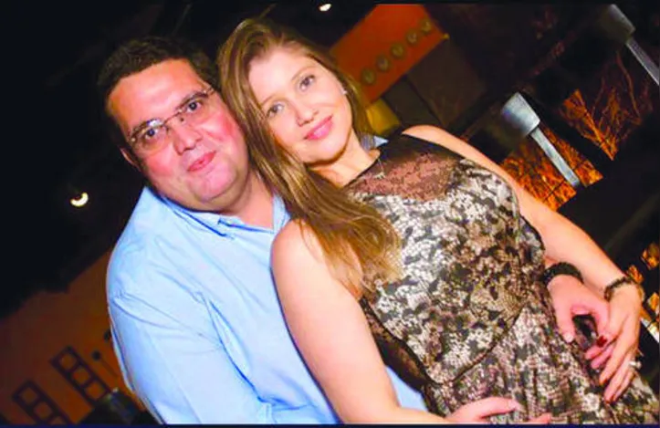 GUILHERMINHO BRAGA entrando para o hall dos cinquentões – ao lado de sua Samylla – recebe hoje familiares+amigos na Massagueira