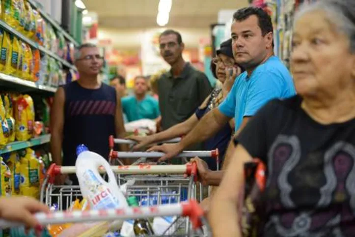 Imagem ilustrativa da imagem Custo da cesta básica em setembro diminuiu em 16 capitais