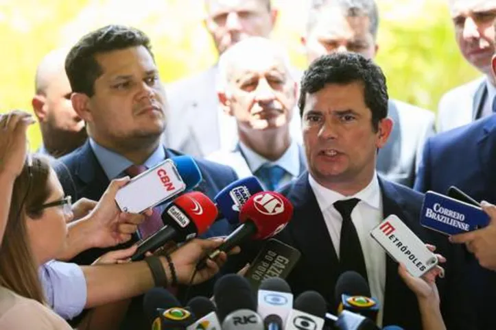 Ministro Moro fechou acordo com presidentes da Câmara e do Senado sobre o projeto