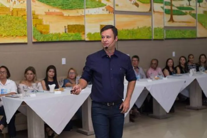 Jean Rafael uniu trajetória vivida em hospitais e clínicas e lições tiradas após passar por processo depressivo

