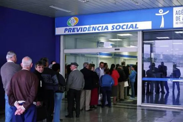 A reforma torna ainda mais rígido o cálculo de pensões por morte, que corta o valor do benefício para 60% mais 10% para cada dependente adicional. Hoje, não há esse redutor
