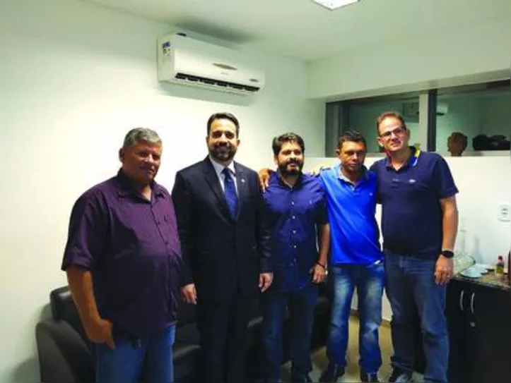 Organizadores do torneio leiteiro com o presidente da CPLA, Aldemar Monteiro, e o deputado Paulo Dantas