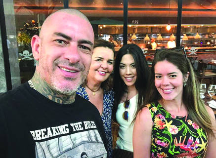Em reciclagem pelo Rio, IZABEL, IZABELLE e ADRIANA PINHEIRO aproveitaram para tietar o Chef Fogaça