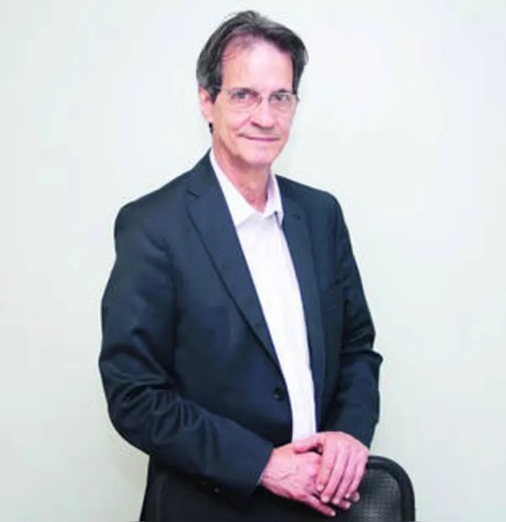 O Superintendente do Sebrae, MARCOS VIEIRA e o Movimento Alagoas Competitiva (MAC) convidando para a noite de reconhecimento do Prêmio Estadual da Qualidade e da Competitividade – PEQ/AL, a partir das 20h, no Espaço Pierre Chalita