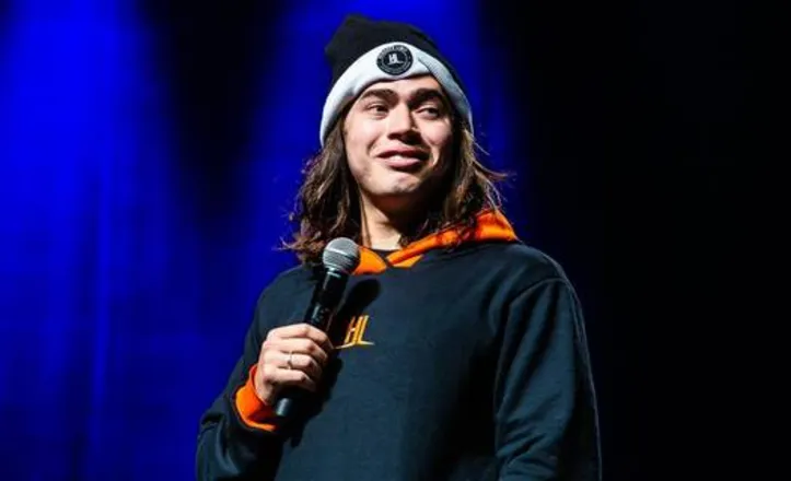 Em "A volta do que não foi", Whindersson Nunes conta aventuras pelo mundo, além de peripécias pessoais