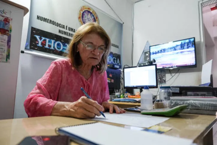 Numeróloga aconselha a economizar para os momentos menos favorecidos e a sempre se precaver em 2020