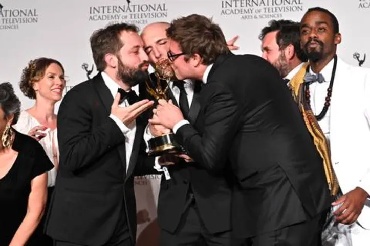 Primeira versão da sátira ganhou o Emmy Internacional de “Melhor Comédia”
