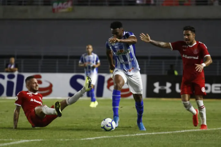 Azulão terá que correr contra o relógio para finalizar nomes para composição do elenco marujo de 2020 nesta última semana