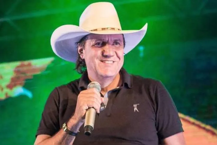 Imagem ilustrativa da imagem Cantor morre durante show no interior do Paraná